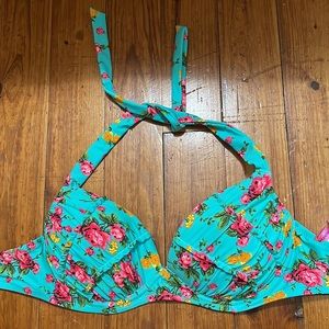 New with Tags Betsey Johnson Size Medium Bathing Suit Top, Floral Pattern